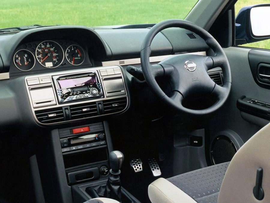 Nissan X-Trail 2001 года  (UK) (фото 8 из 26)